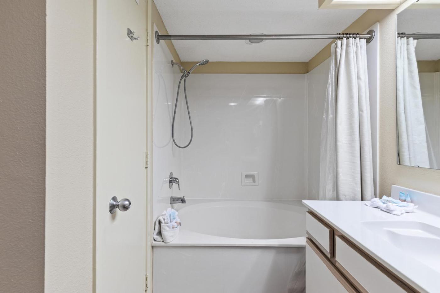 Hosteeva Stunning Atlantica Resort Condo W Ocean-Front Views And Pools マートルビーチ エクステリア 写真
